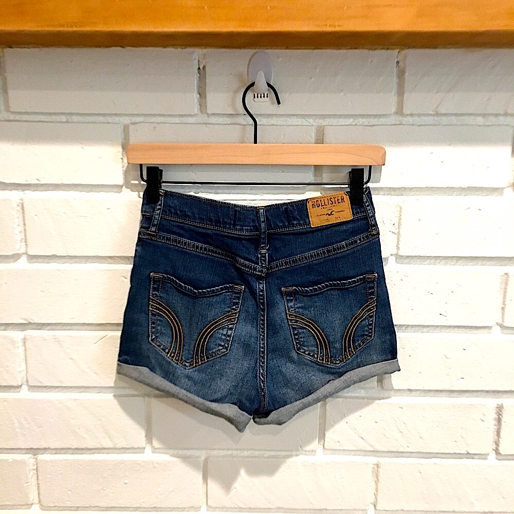Hollister Cuffed Denim Shorts Size 3 W26